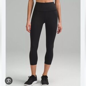Lululemon calf leggings